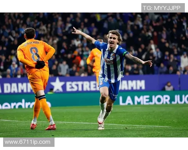 普利茅斯与斯蒂文的精彩对决揭示了英甲联赛的激烈竞争与球队实力的较量