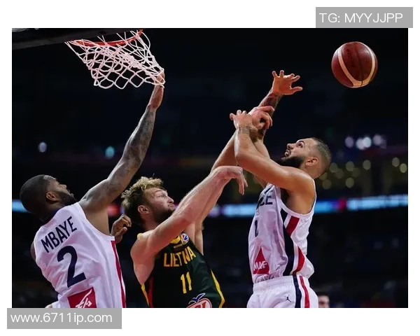 男篮蓝队与立陶宛精彩对决回放分析及比赛亮点总结