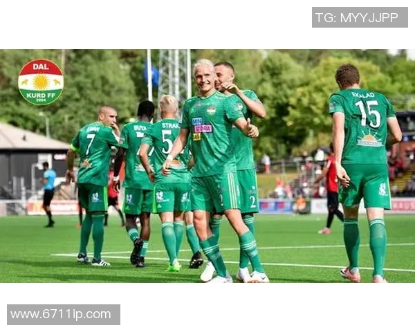 达尔库德与天狼星的激烈对决揭示了足球战术的博弈与精彩瞬间