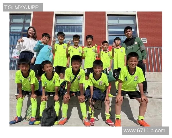 阿斯旺与坦塔的激烈对决展现足球魅力与团队精神的精彩瞬间