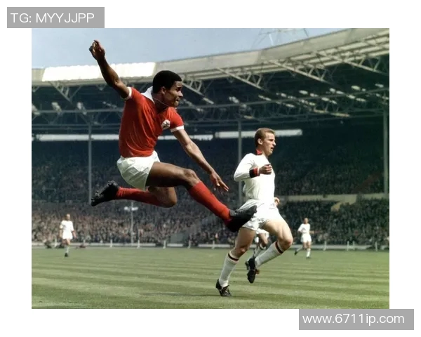 马丁内斯的传奇之路：从无名小卒到足球巨星的奋斗历程