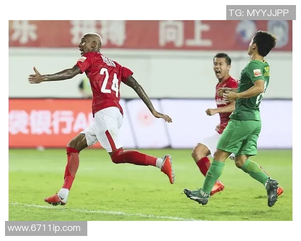 2014年恒大与国安激战回顾:足球盛宴中的激情与荣耀 2014年恒大与国安激战回顾:足球盛宴中的激情与荣耀